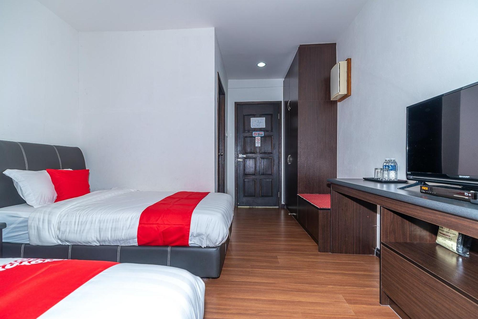Hotel OYO 90036 Eagle Wood Garden Membakut Exterior foto