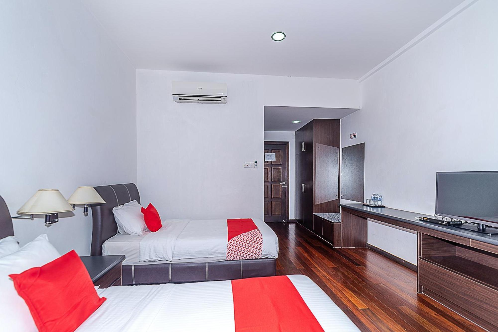Hotel OYO 90036 Eagle Wood Garden Membakut Exterior foto